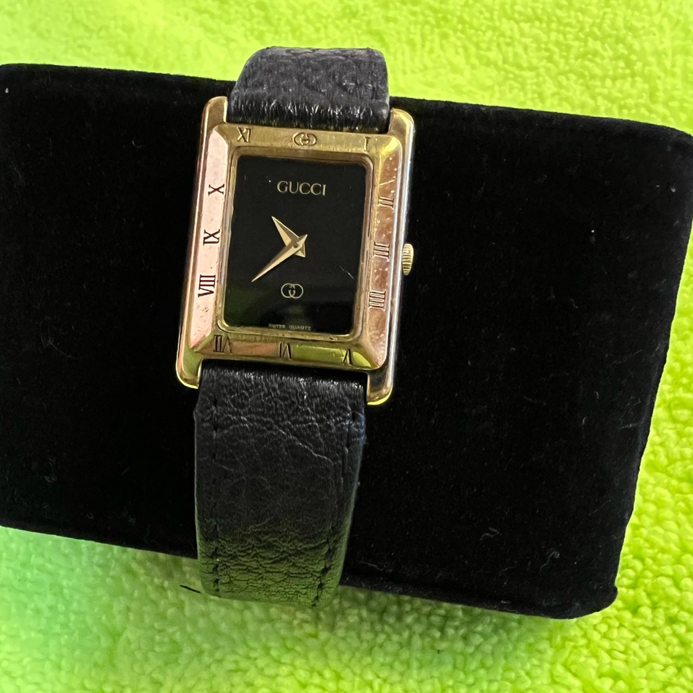 💯% AUTHENTIC GUCCI WATCH